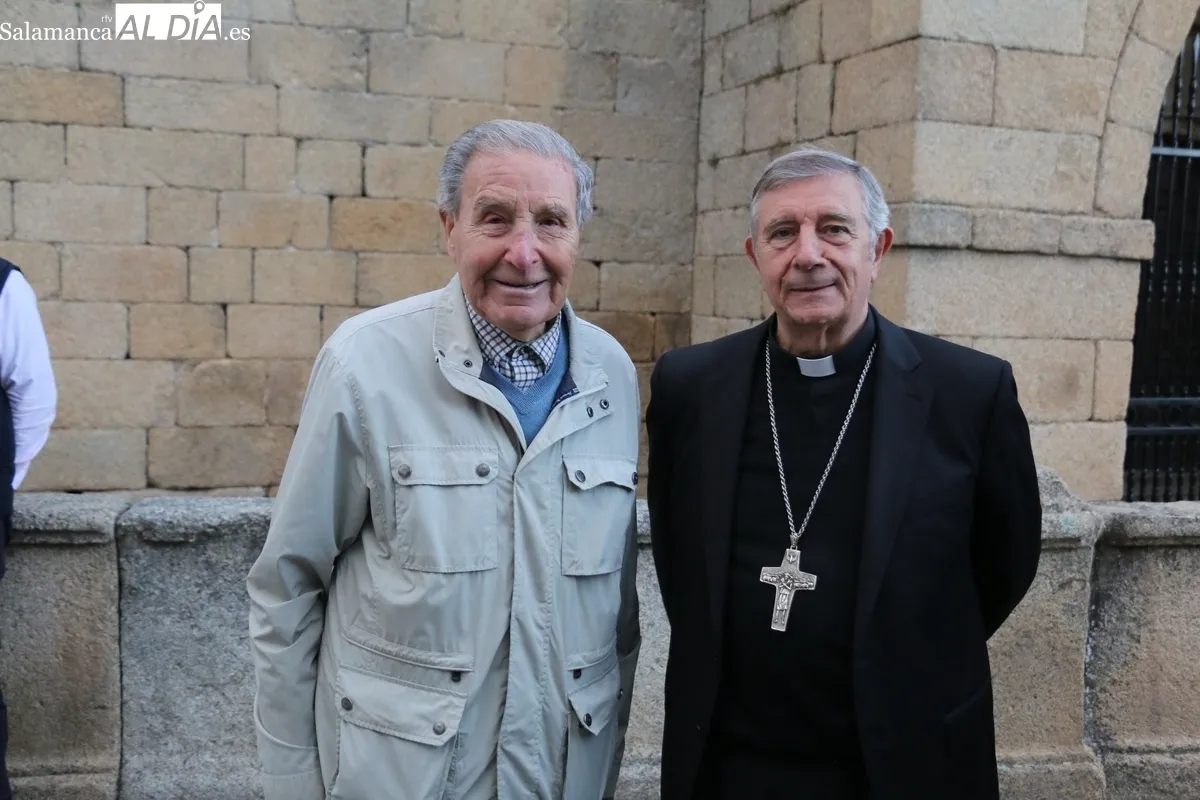 Inauguración de la nueva iluminación de la iglesia de Villavieja de Yeltes / CORRAL 
