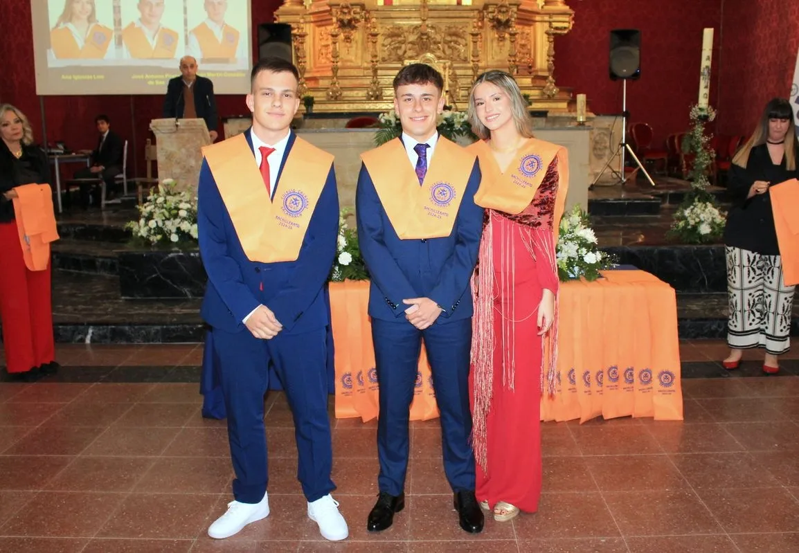 Foto 8 - El Calasanz de Salamanca despide a sus alumnos de 2&ordm; de Bachillerato en su graduaci&oacute;n