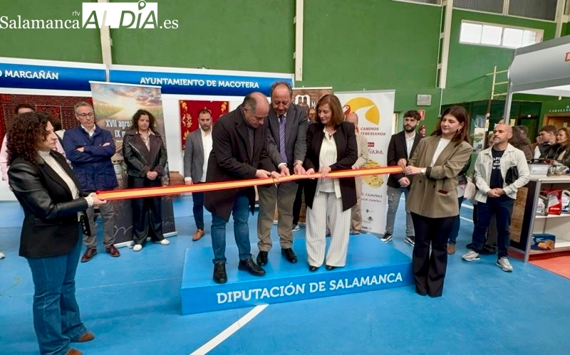 Expectación y público reciben a la XVII Feria Agroalimentaria y IX Macoinnova de Macotera: 