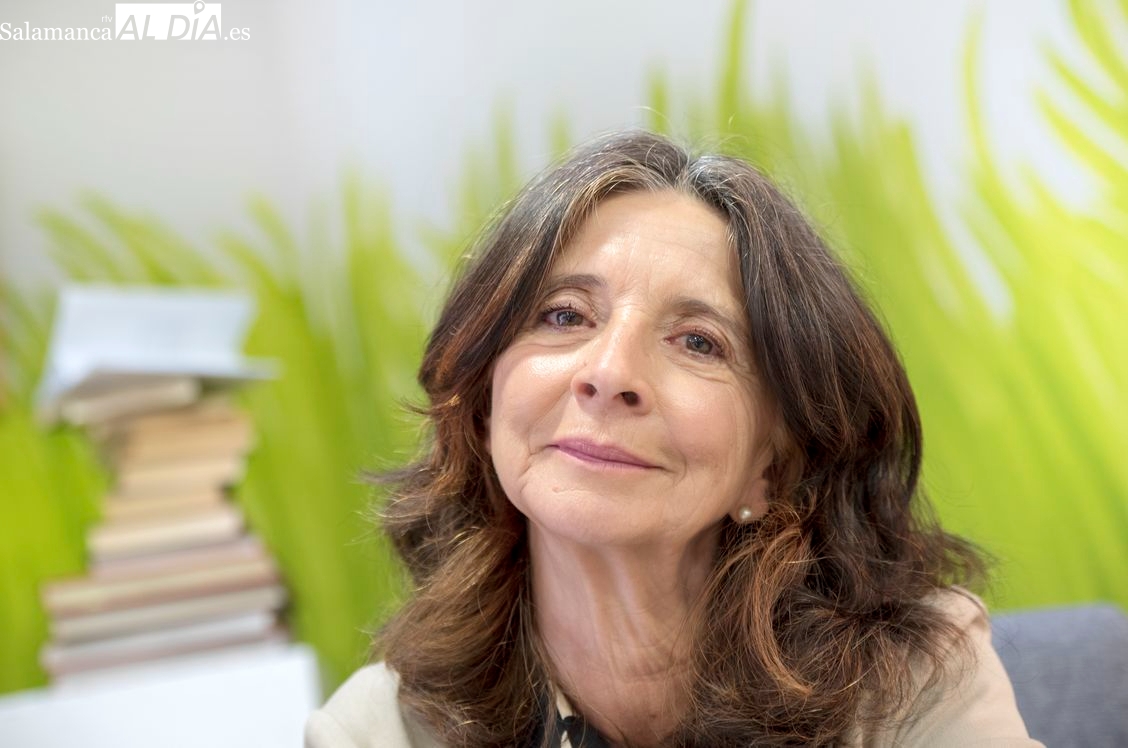 Entrevista a Isabel Sánchez, artífice de la Feria Municipal del Libro en la Plaza Mayor de Salamanca que se inaugura este sábado 