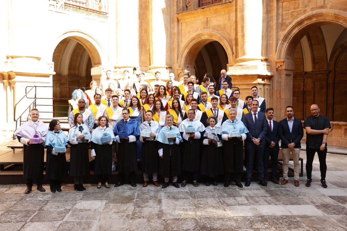 UPSA celebra imposición de becas a futuros docentes