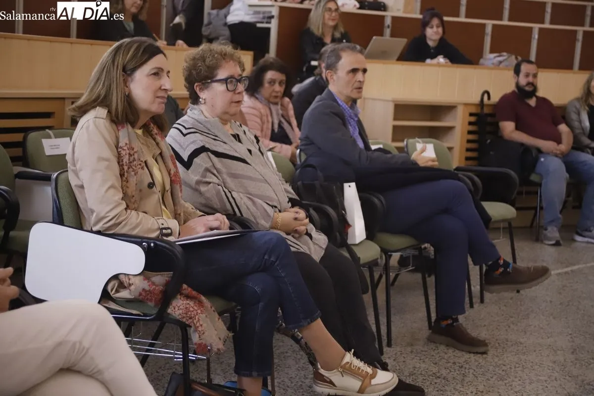 Charla de Javier Alvariño, Premio Goya a la Mejor Dirección de Arte, en la Facultad de Bellas Artes de la Universidad de Salamanca. Foto de Ángel Puma
