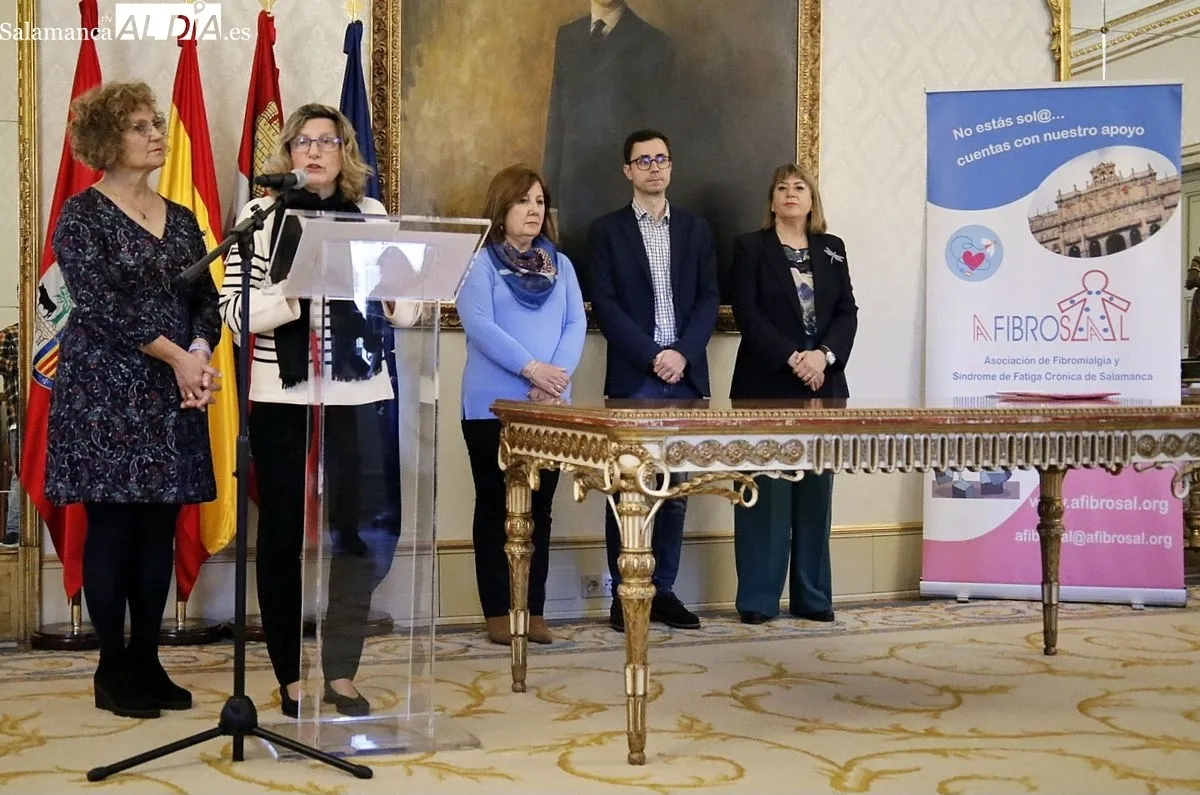 Recepción en el Ayuntamiento de Salamanca por el Día Internacional de la Fibromialgia y el Síndrome de Fatiga Crónica. Foto de David Domínguez
