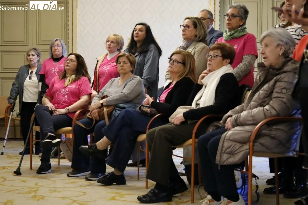 Recepción en el Ayuntamiento de Salamanca por el Día Internacional de la Fibromialgia y el Síndrome de Fatiga Crónica. Foto de David Domínguez