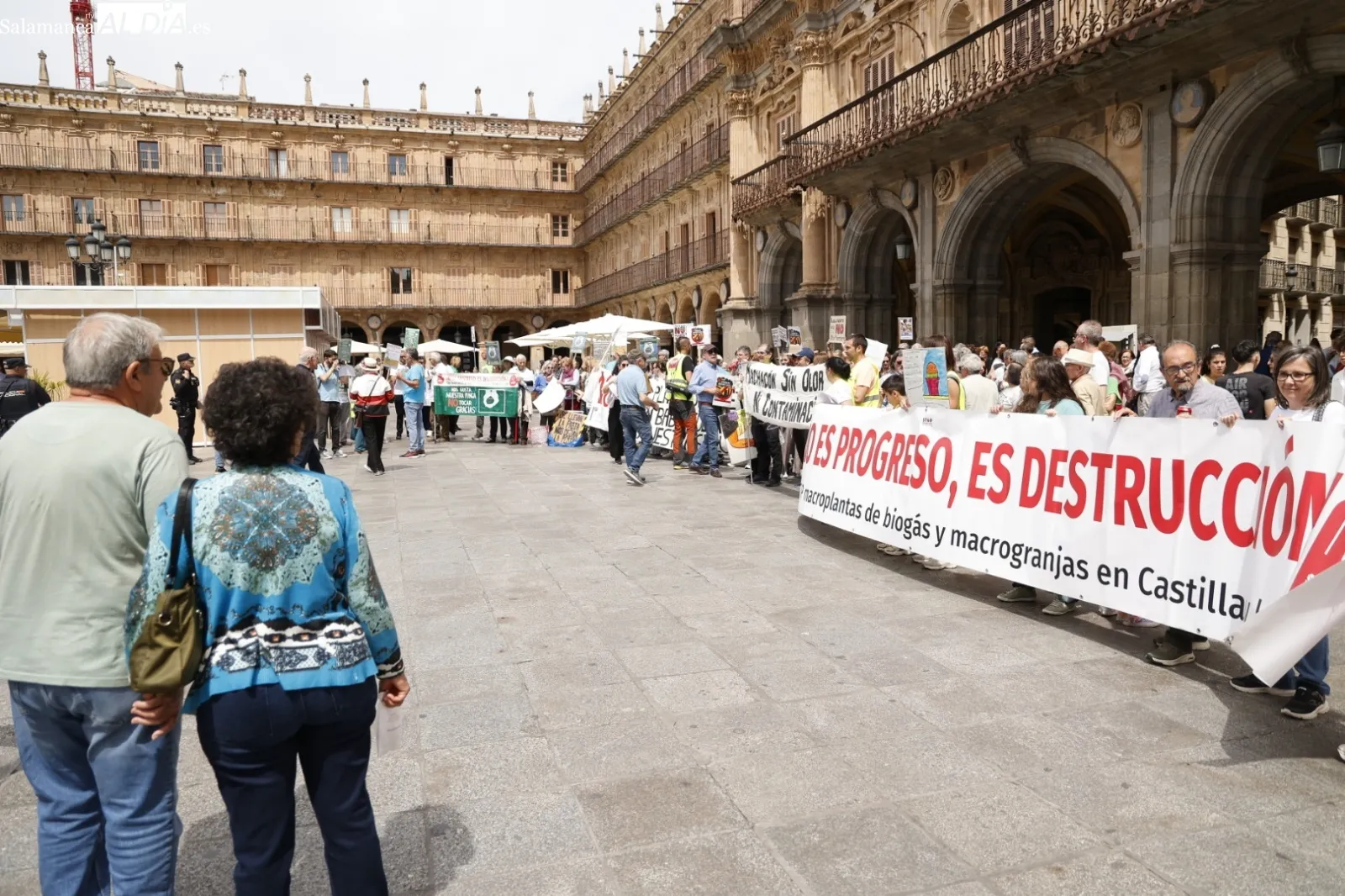 Manifestación en la Plaza Mayor contra las plantas de biogás | Fotos: David Sañudo