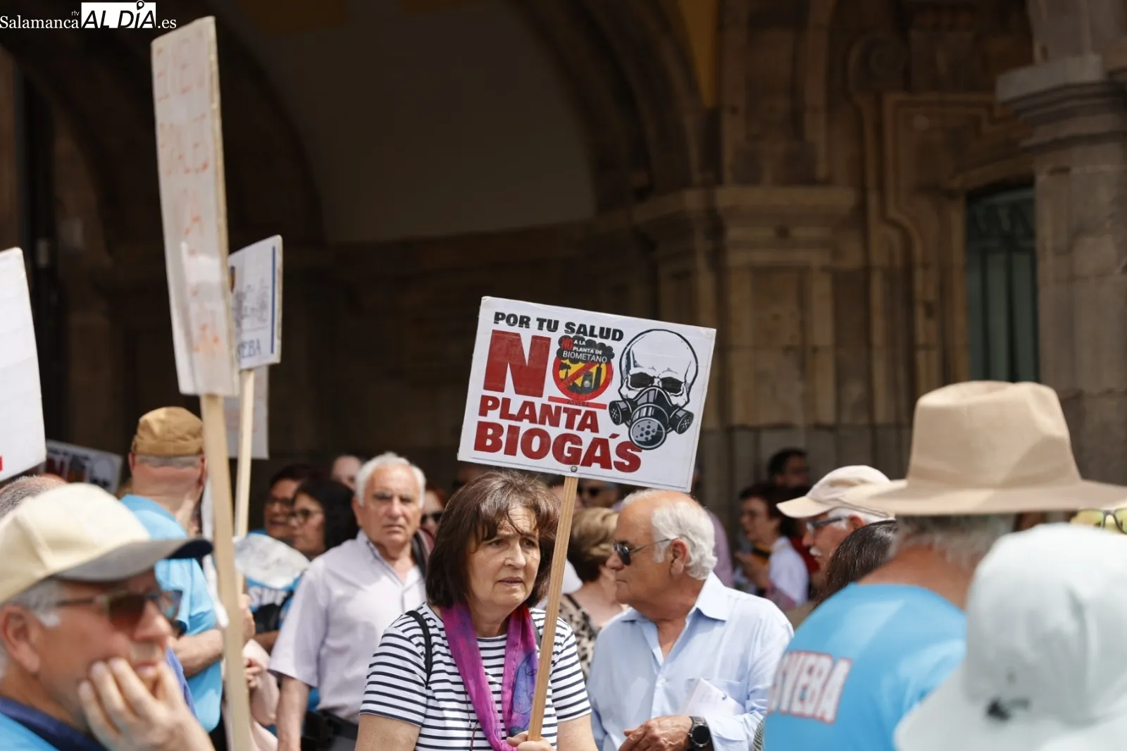 Manifestación en la Plaza Mayor contra las plantas de biogás | Fotos: David Sañudo