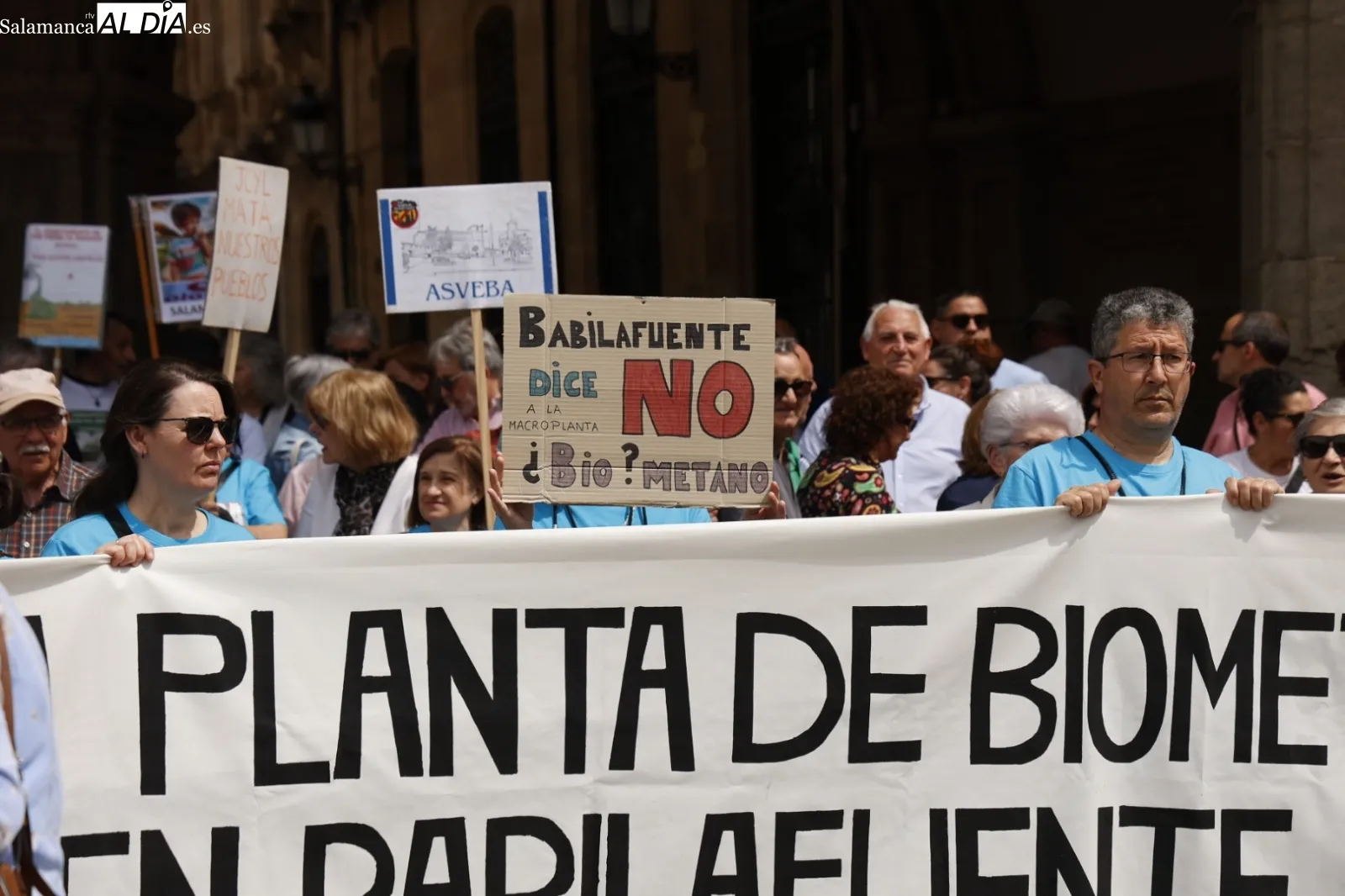Manifestación en la Plaza Mayor contra las plantas de biogás | Fotos: David Sañudo