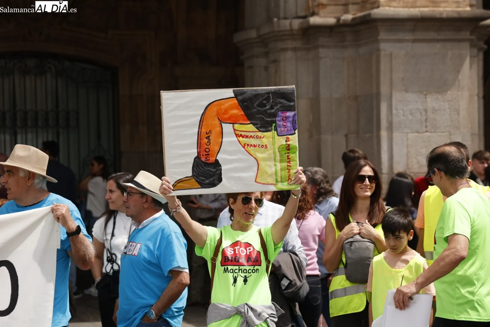 Manifestación en la Plaza Mayor contra las plantas de biogás | Fotos: David Sañudo