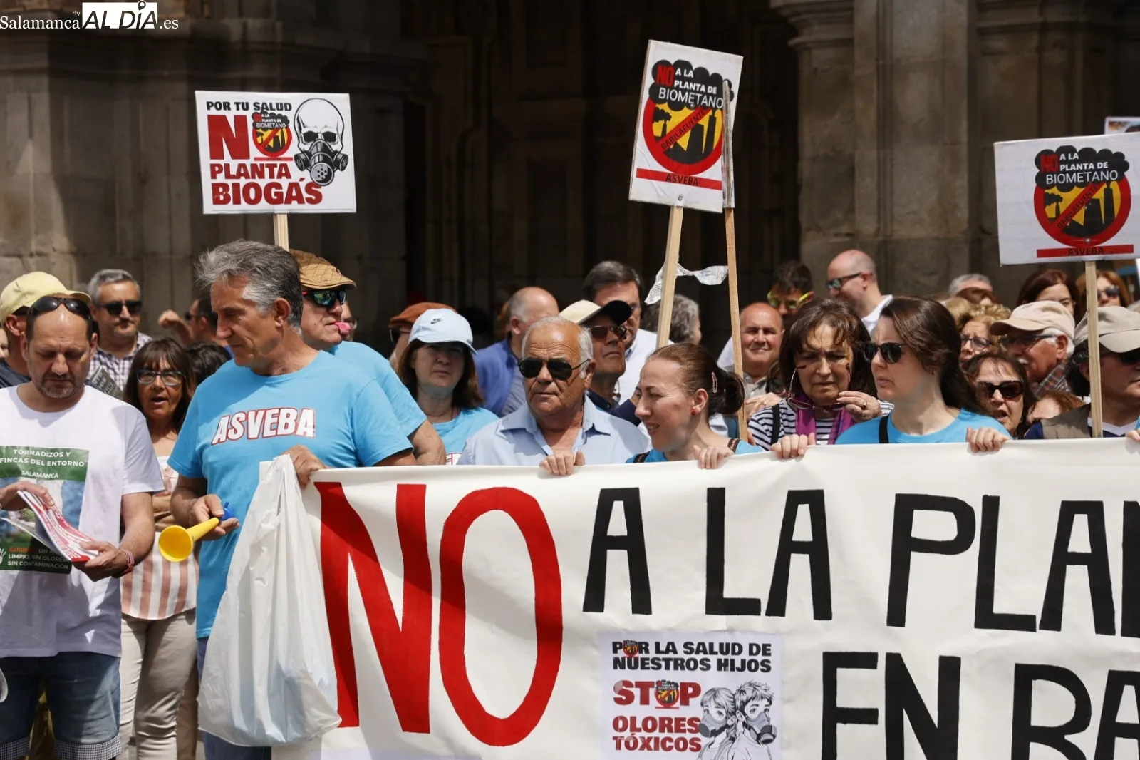 Manifestación en la Plaza Mayor contra las plantas de biogás | Fotos: David Sañudo
