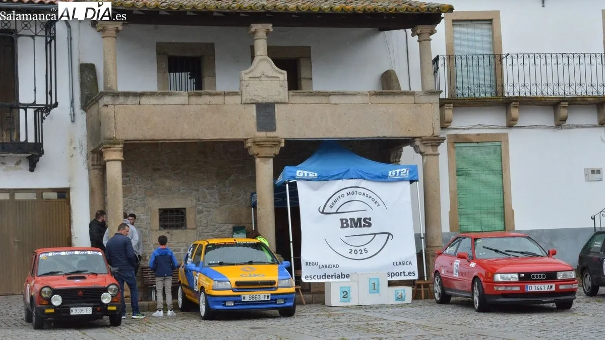 Al finalizar la ruta los vehículos quedaron expuestos en la Plaza Mayor de Lumbrales