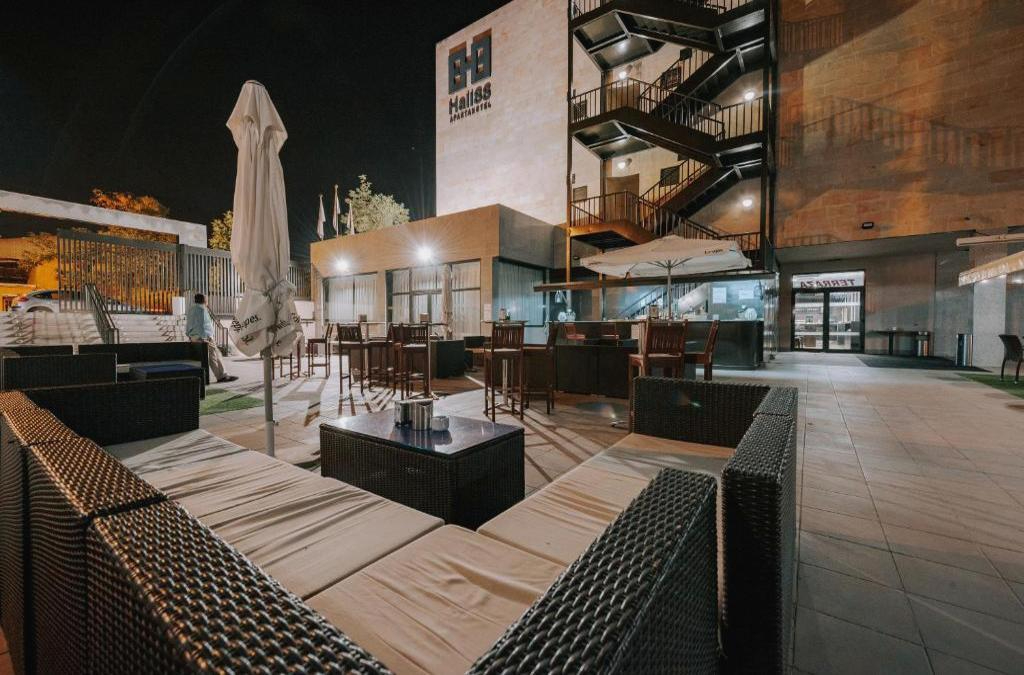 El Hotel Hall88 da la bienvenida al verano con una terraza que promete grandes momentos