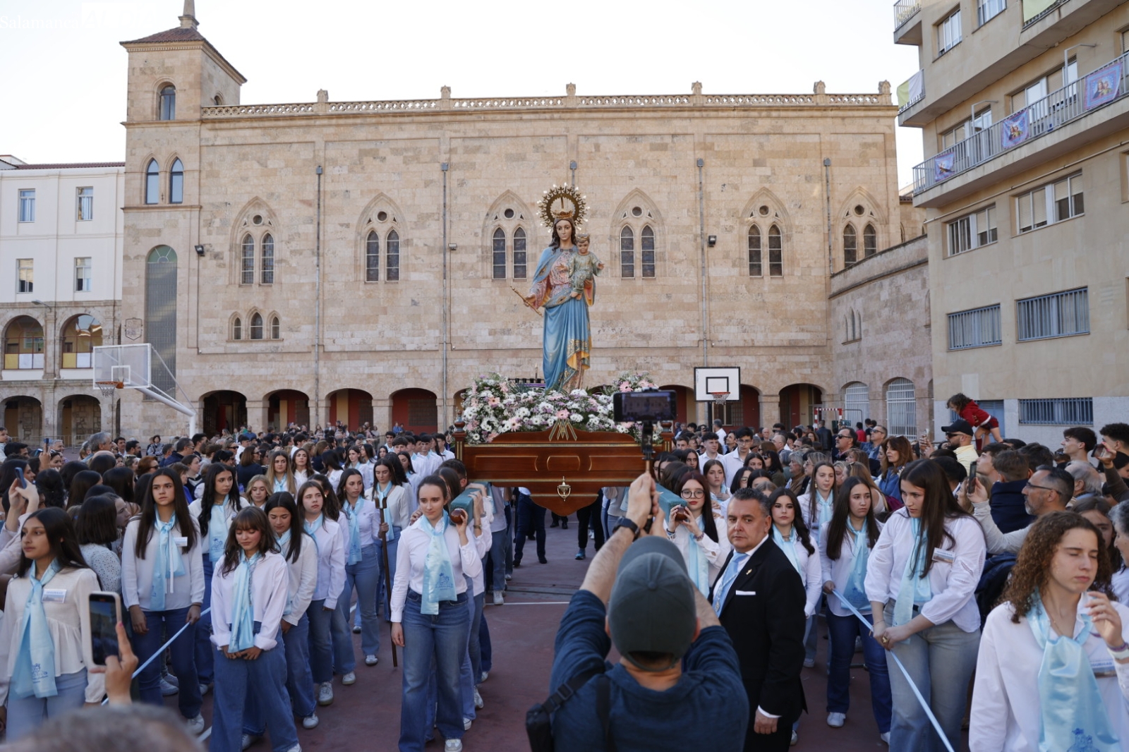 Procesión de María Auxiliadora en Salamanca