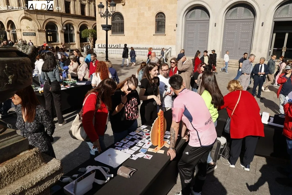 Iniciativa 'Destino: Salamanca Accesible' celebrada en la plaza de Los Bandos. Fotos: David Sañudo