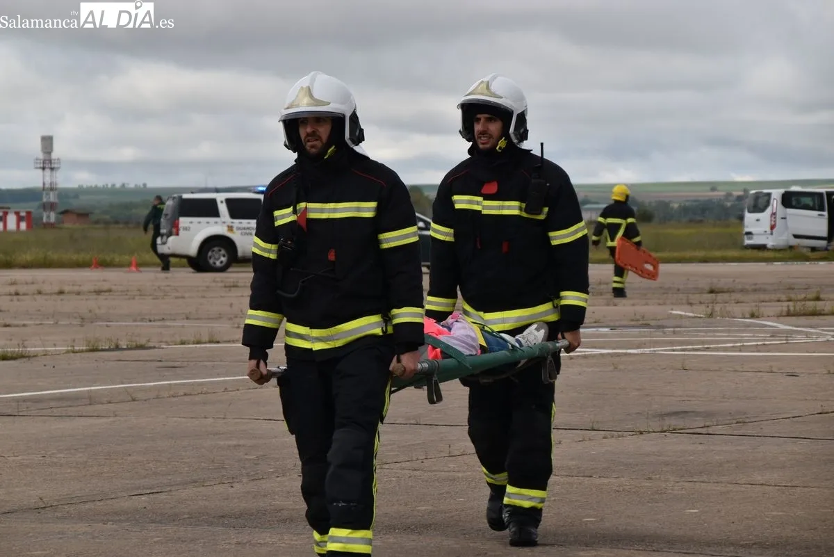 Espectacular simulacro de accidente  aéreo en Matacán | FOTOS: Vanesa Martins 