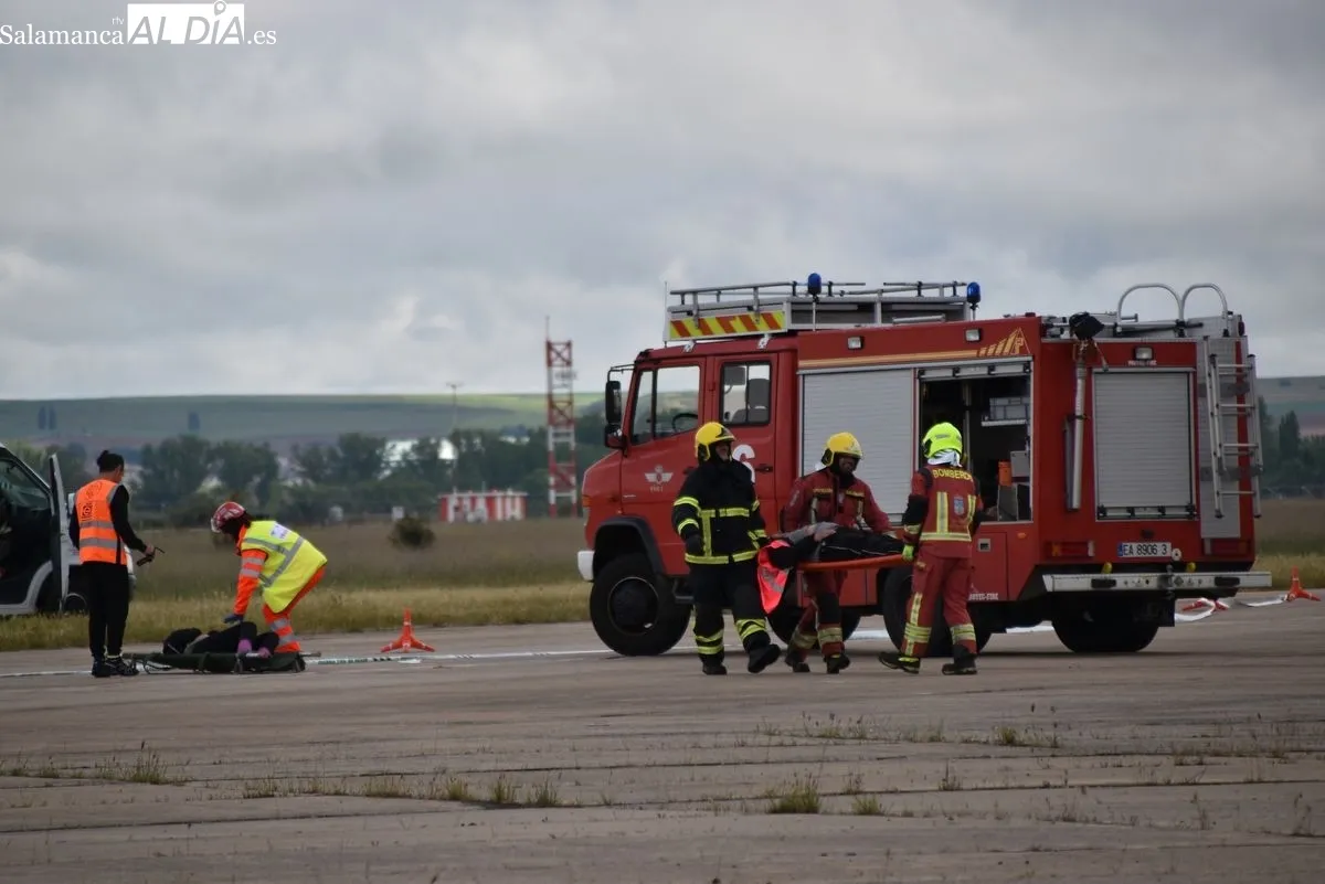 Espectacular simulacro de accidente  aéreo en Matacán | FOTOS: Vanesa Martins 
