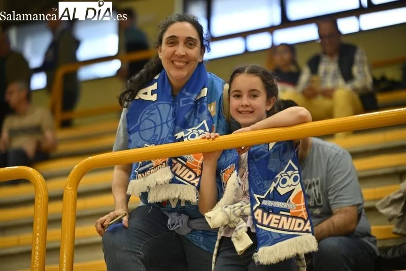 Foto 17 - Otro lleno m&aacute;s para la colecci&oacute;n en W&uuml;rzburg: ambientazo ante el Valencia Basket en las 'semis' del Perfumer&iacute;as Avenida (FOTOS)