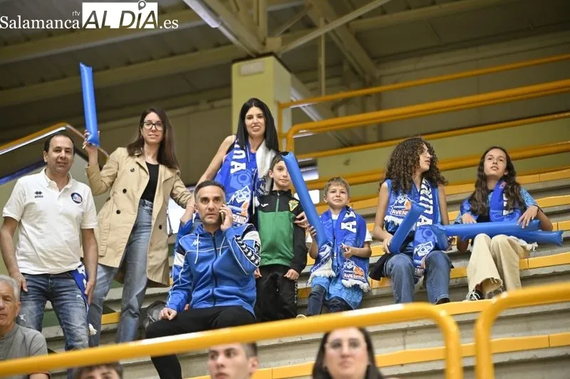Foto 16 - Otro lleno m&aacute;s para la colecci&oacute;n en W&uuml;rzburg: ambientazo ante el Valencia Basket en las 'semis' del Perfumer&iacute;as Avenida (FOTOS)