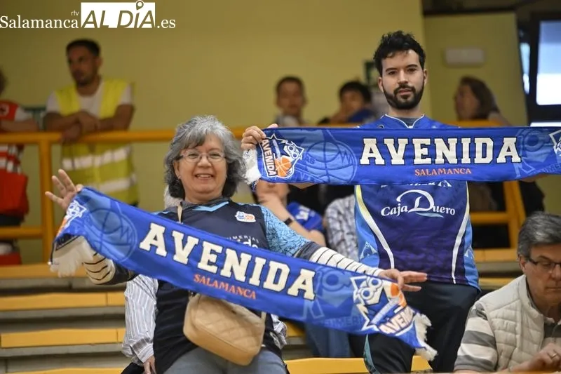 Foto 15 - Otro lleno m&aacute;s para la colecci&oacute;n en W&uuml;rzburg: ambientazo ante el Valencia Basket en las 'semis' del Perfumer&iacute;as Avenida (FOTOS)