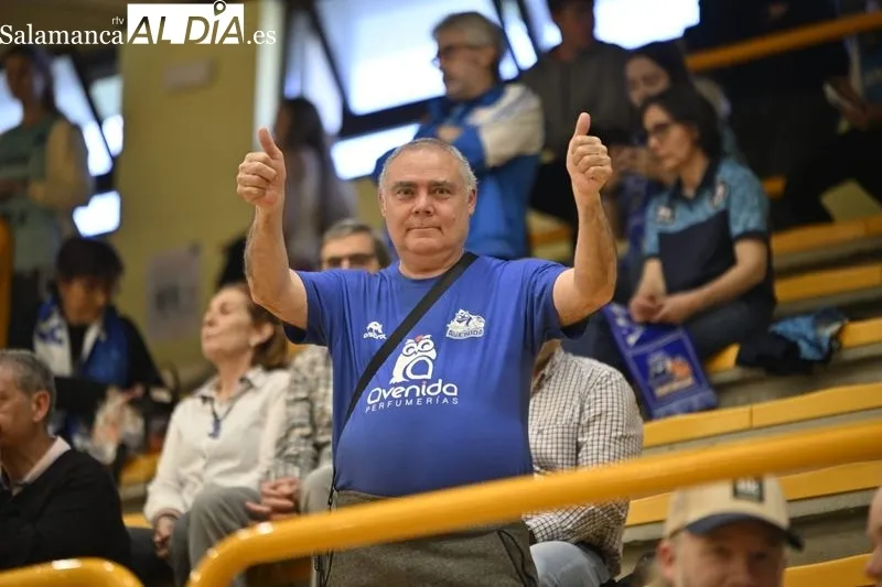 Foto 12 - Otro lleno m&aacute;s para la colecci&oacute;n en W&uuml;rzburg: ambientazo ante el Valencia Basket en las 'semis' del Perfumer&iacute;as Avenida (FOTOS)