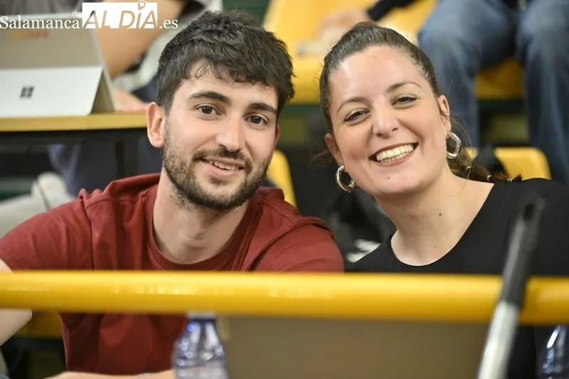 Foto 9 - Otro lleno m&aacute;s para la colecci&oacute;n en W&uuml;rzburg: ambientazo ante el Valencia Basket en las 'semis' del Perfumer&iacute;as Avenida (FOTOS)