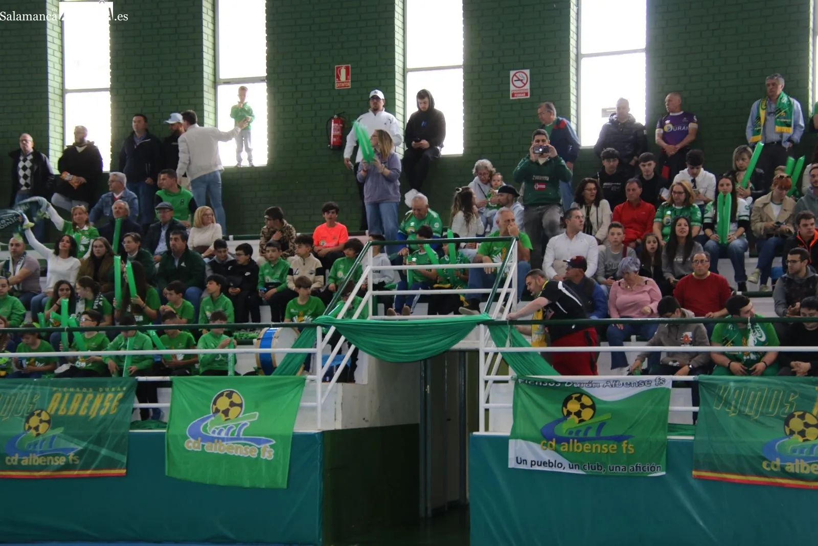 Foto 4 - FOTOS | El Piensos Dur&aacute;n Albense saca oro en la ida del playoff tras ganar al Stellae Pontevedra (3-2)