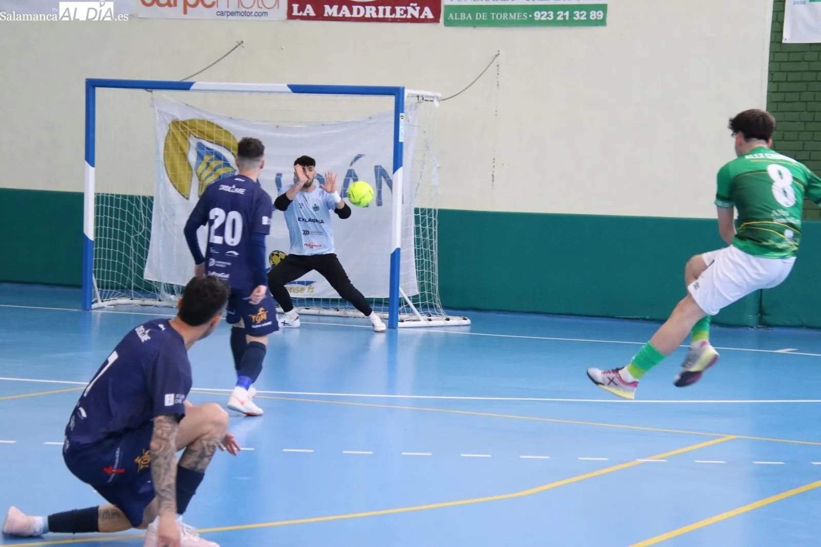 Foto 10 - FOTOS | El Piensos Dur&aacute;n Albense saca oro en la ida del playoff tras ganar al Stellae Pontevedra (3-2)