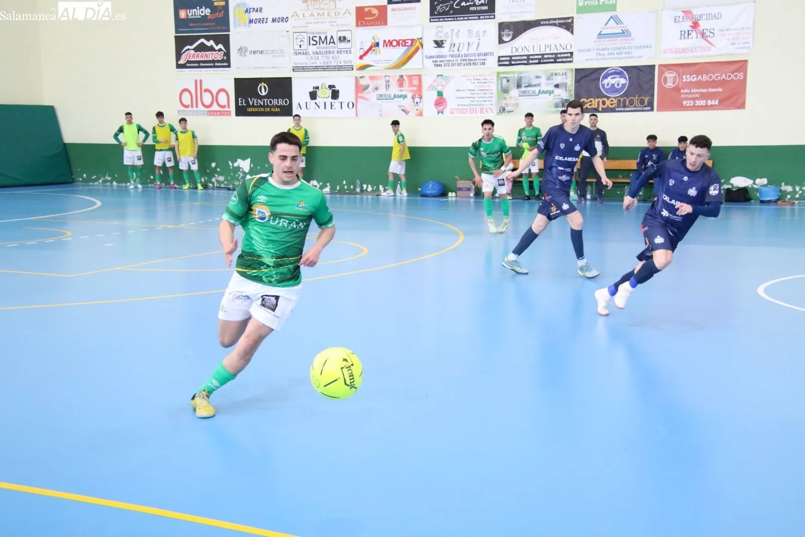 Foto 11 - FOTOS | El Piensos Dur&aacute;n Albense saca oro en la ida del playoff tras ganar al Stellae Pontevedra (3-2)