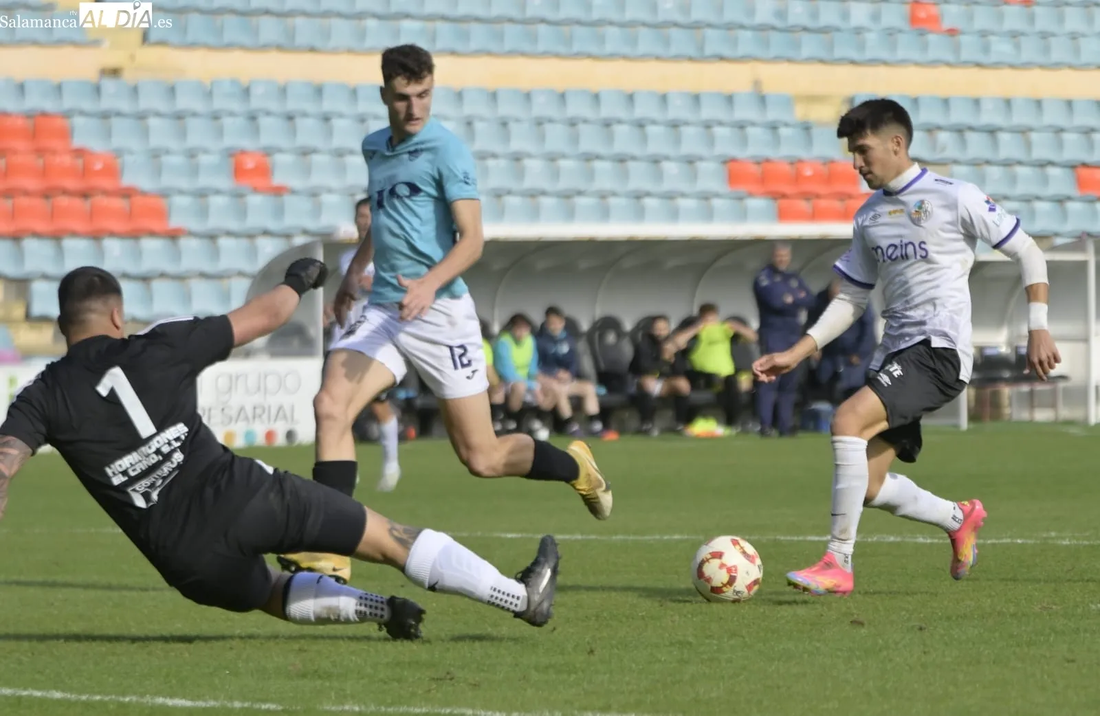 Foto 5 - FOTOS | El filial del Salamanca UDS gana antes del playoff en el Helm&aacute;ntico, el Ribert desciende a Provincial y el Helm&aacute;ntico sube