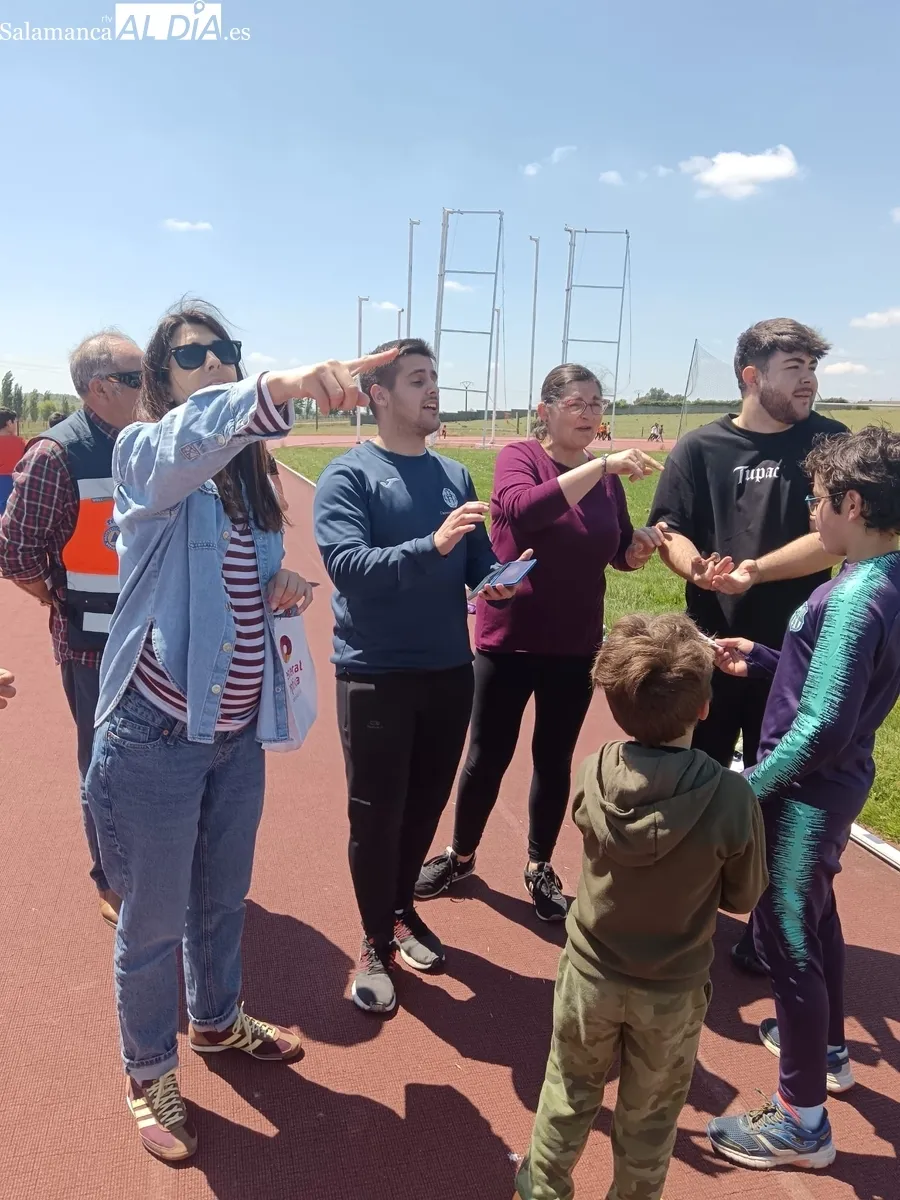 Participaron más de 200 niños junto a profesores, usuarios de Asprodes, AMPA y Protección Civil de Vitigudino  