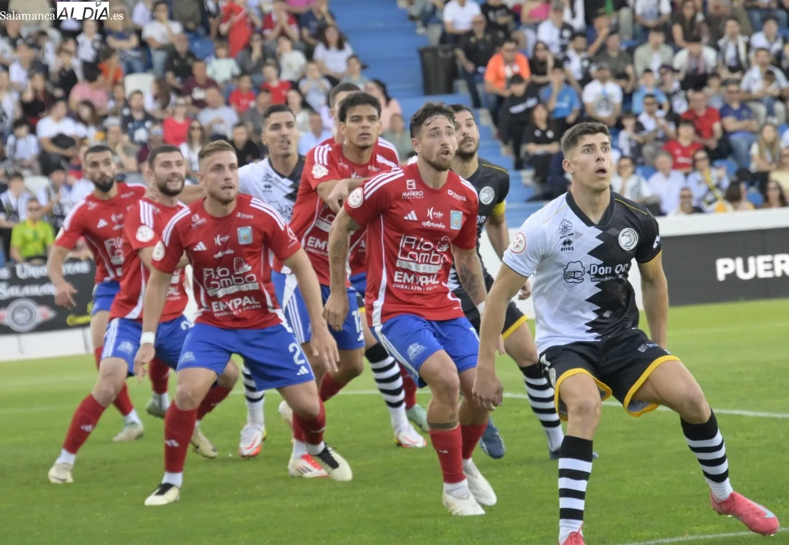 Foto 11 - FOTOS Y V&Iacute;DEO | Un Unionistas con 10 no puede con el Tarazona y se jugar&aacute; la salvaci&oacute;n en la &uacute;ltima jornada (0-0)
