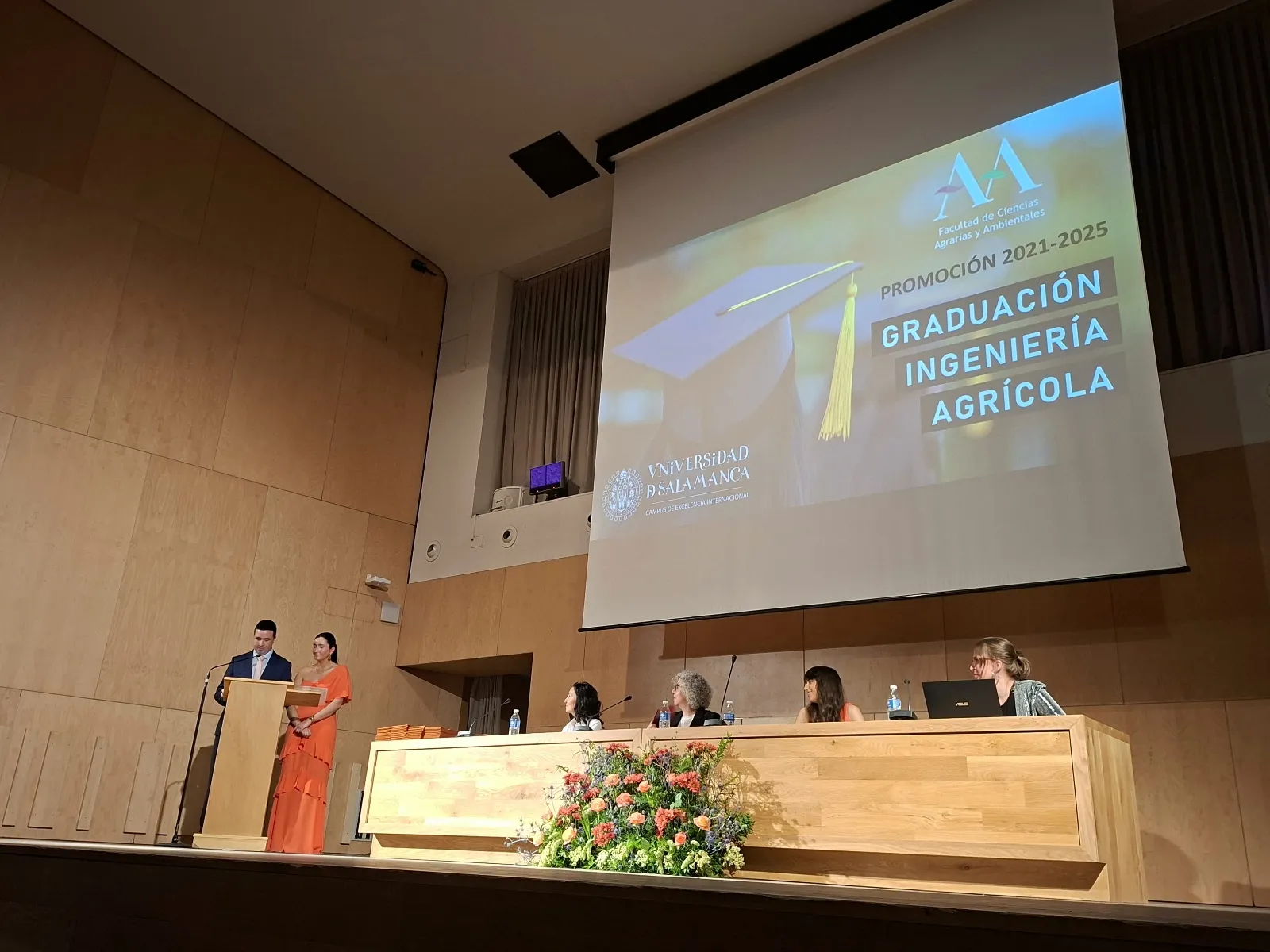 Graduación USAL: Ambientales y Agrícolas reciben sus becas