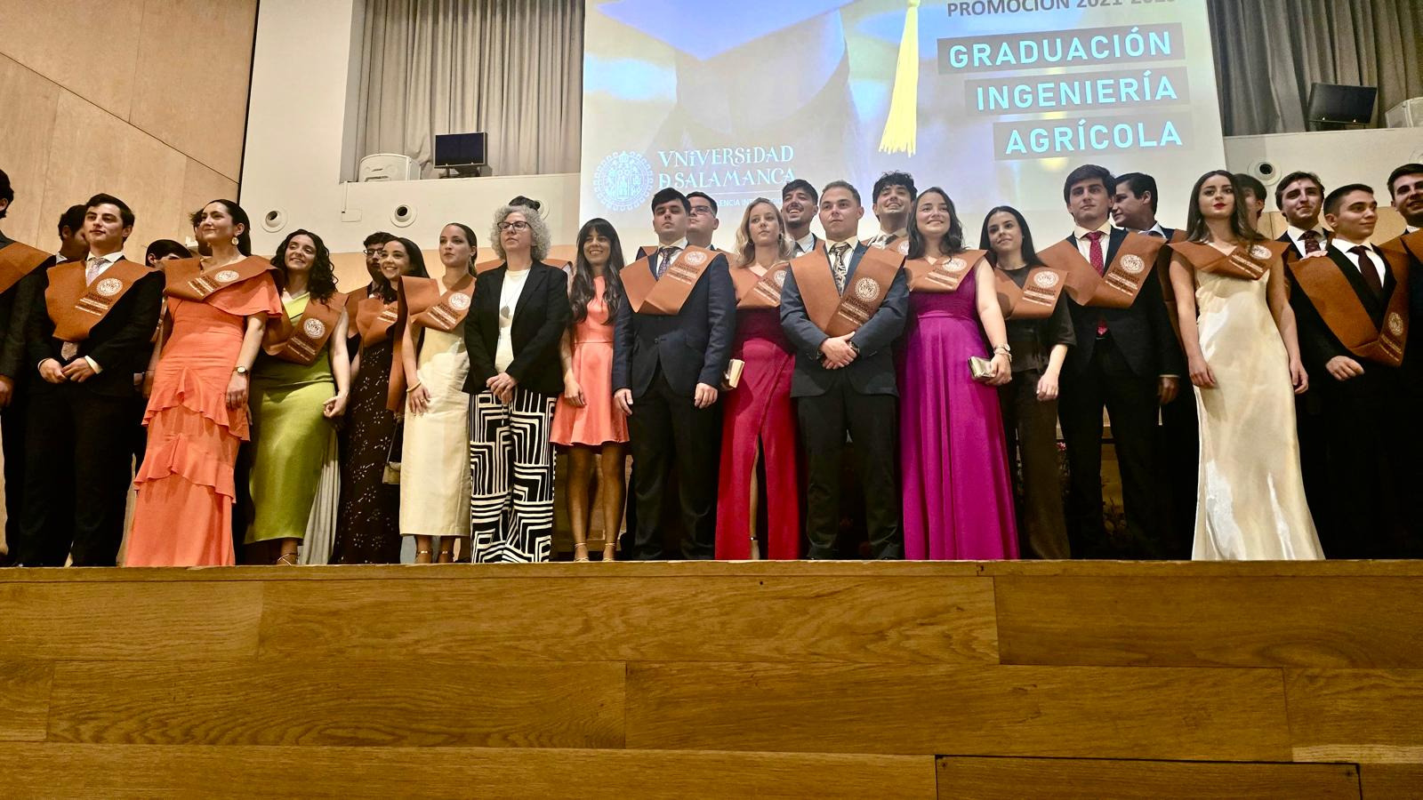 Graduación USAL: Ambientales y Agrícolas reciben sus becas