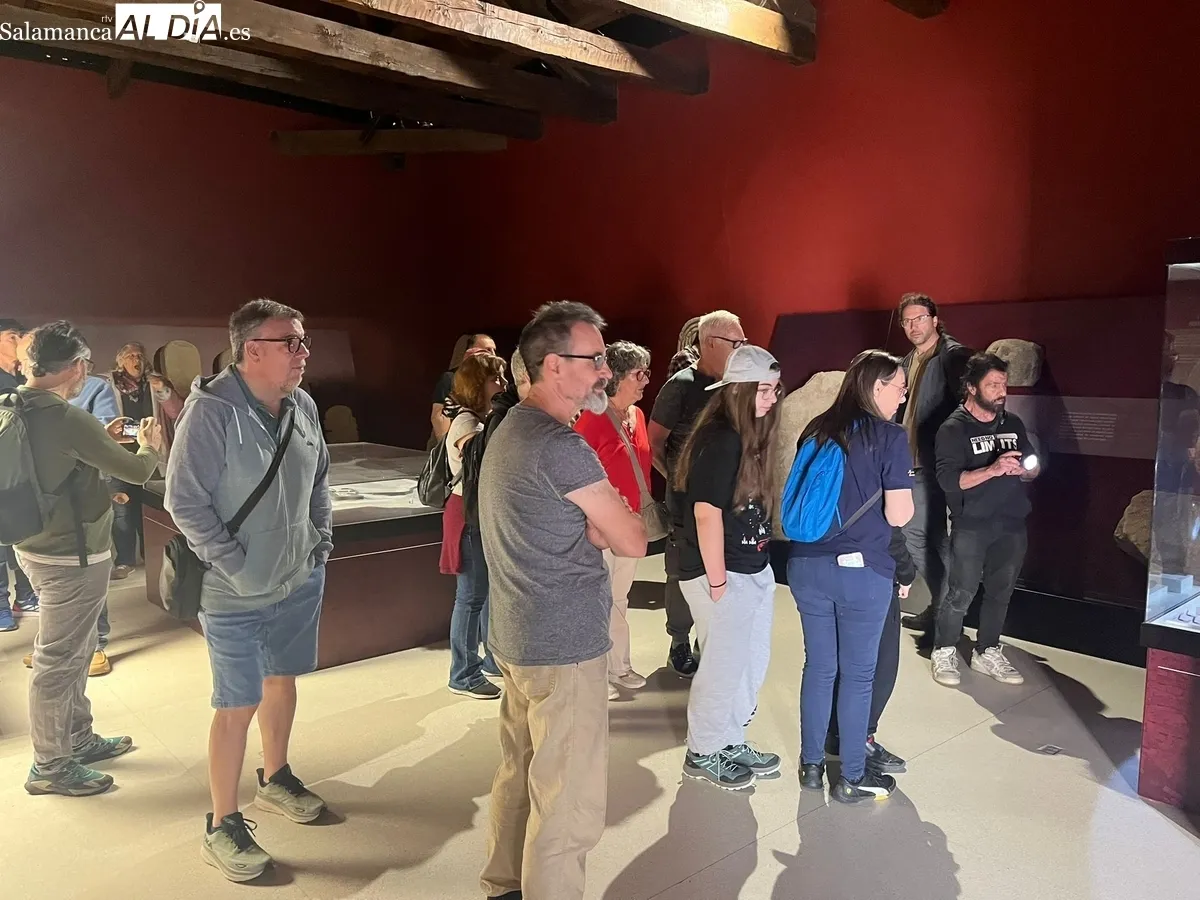 Visita guiada al castro vetón de Yecla de Yeltes promovida por Adezos 