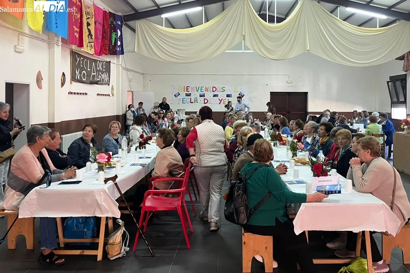 Convivencia de alumnos de Educación de Adultos en Yecla de Yeltes  