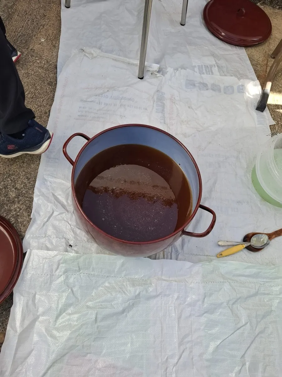 El taller de jabones artesanales se convirtió en todo un intercambio generacional de experiencias