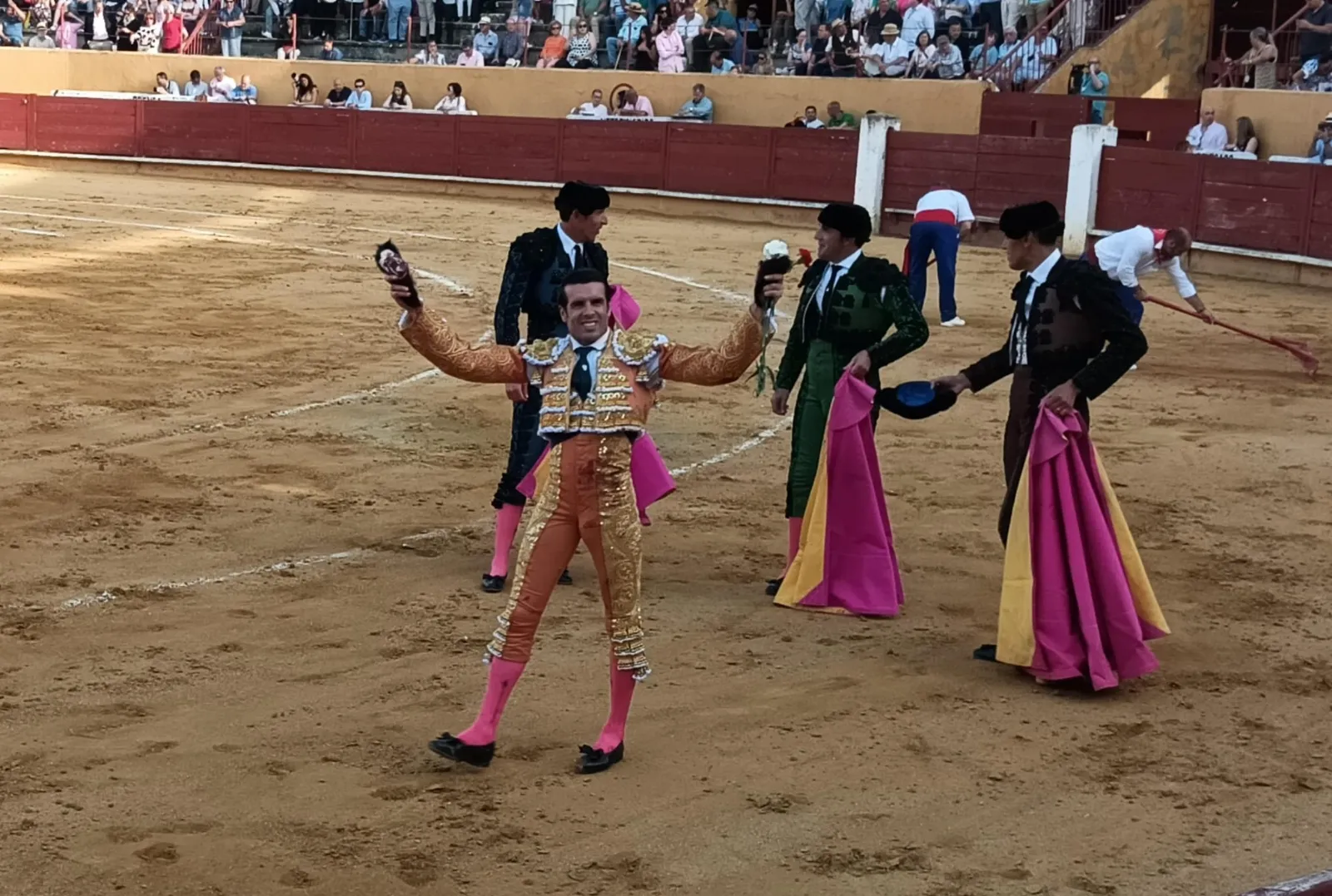 AVANCE | Dos orejas para Emilio de Justo en Ávila de un buen toro de Vellosino  
