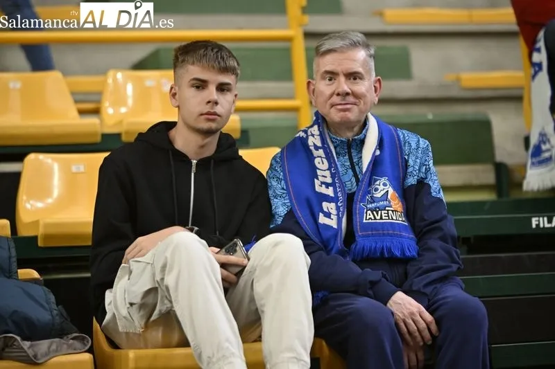 Foto 2 - Otro lleno m&aacute;s para la colecci&oacute;n en W&uuml;rzburg: ambientazo ante el Valencia Basket en las 'semis' del Perfumer&iacute;as Avenida (FOTOS)
