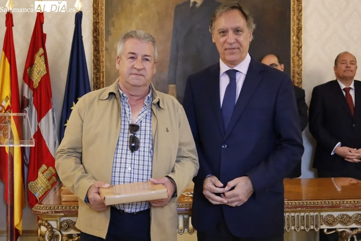 Foto 11 - Homenaje a los 39 funcionarios municipales jubilados en el &uacute;ltimo a&ntilde;o con motivo de la festividad de su patrona, Santa Rita