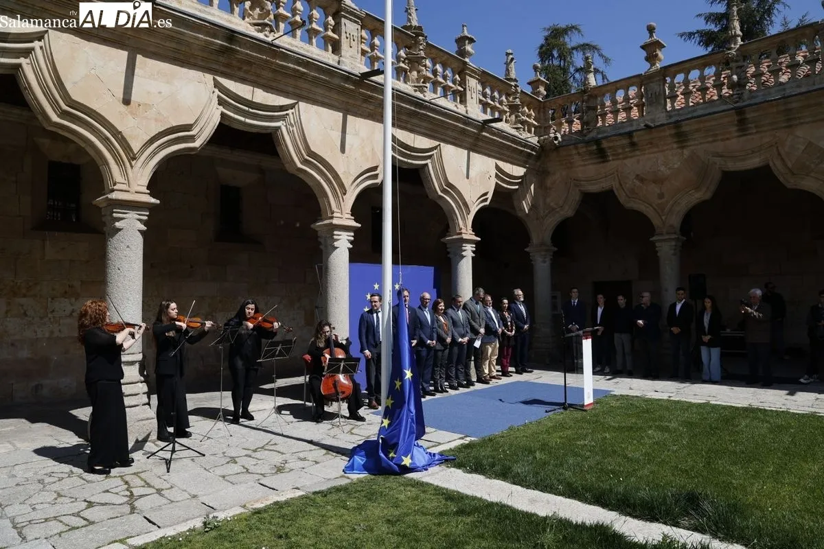 Celebración del Día de Europa en el Patio de Escuelas Menores. Foto de David Sañudo