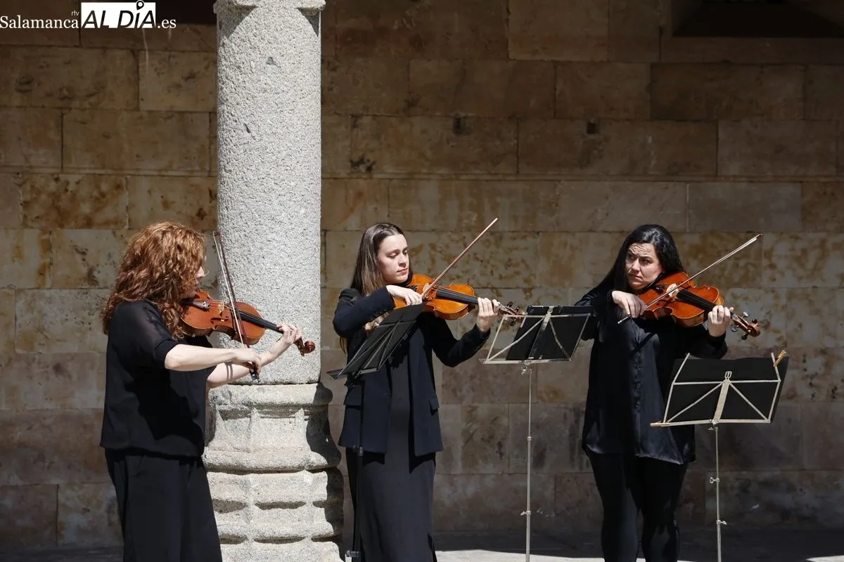 Celebración del Día de Europa en el Patio de Escuelas Menores. Foto de David Sañudo