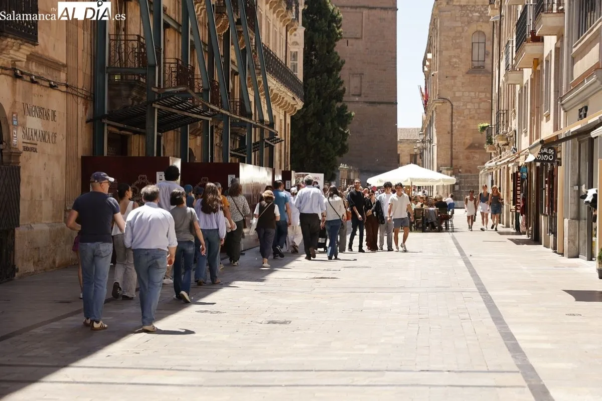 Imágenes del centro de Salamanca este domingo. Fotos: David Dañudo