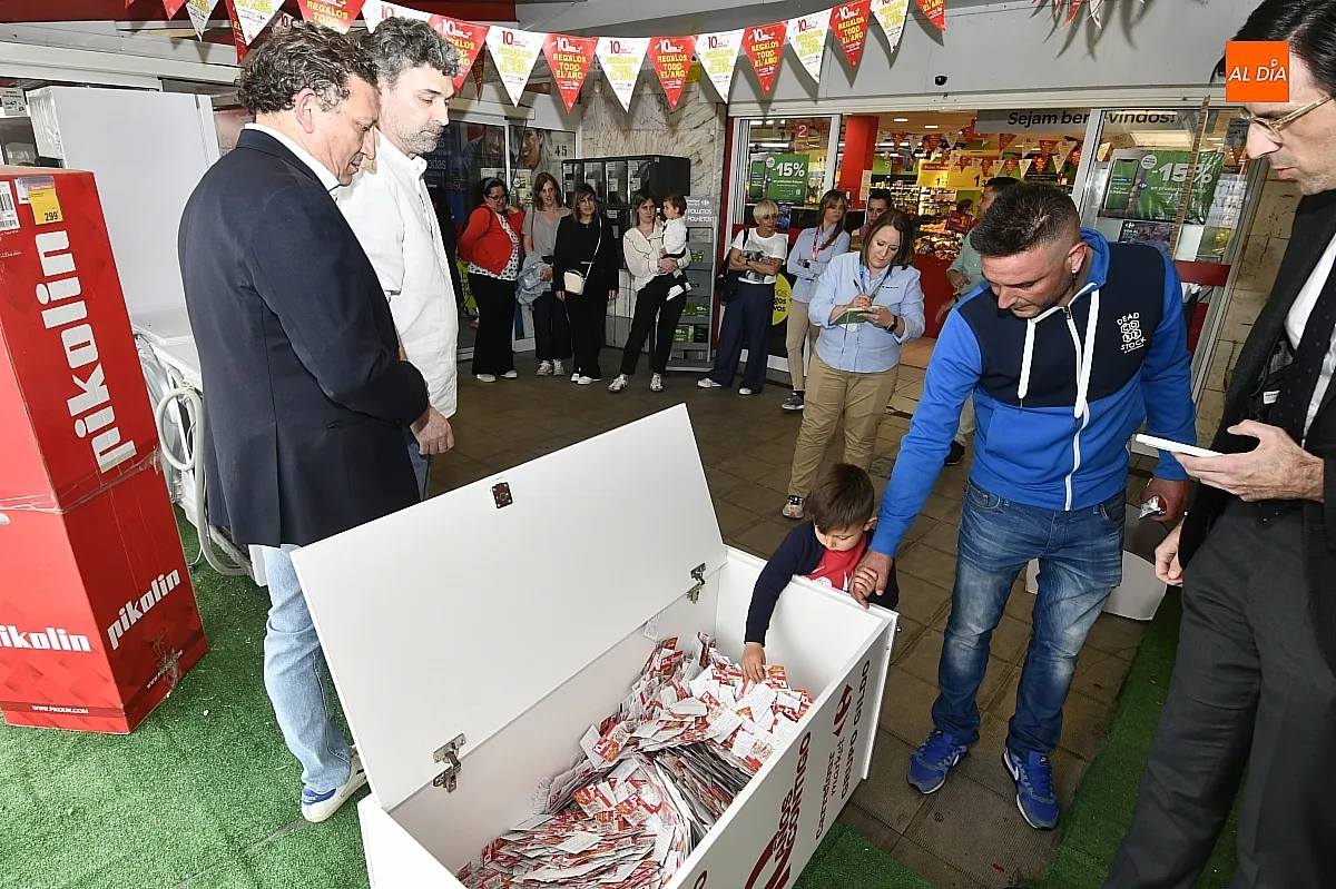 Sorteo compras aniversario Carreforur Market Gildo Fuentes de Oñoro/ Fotos: Adrián M.Pastor