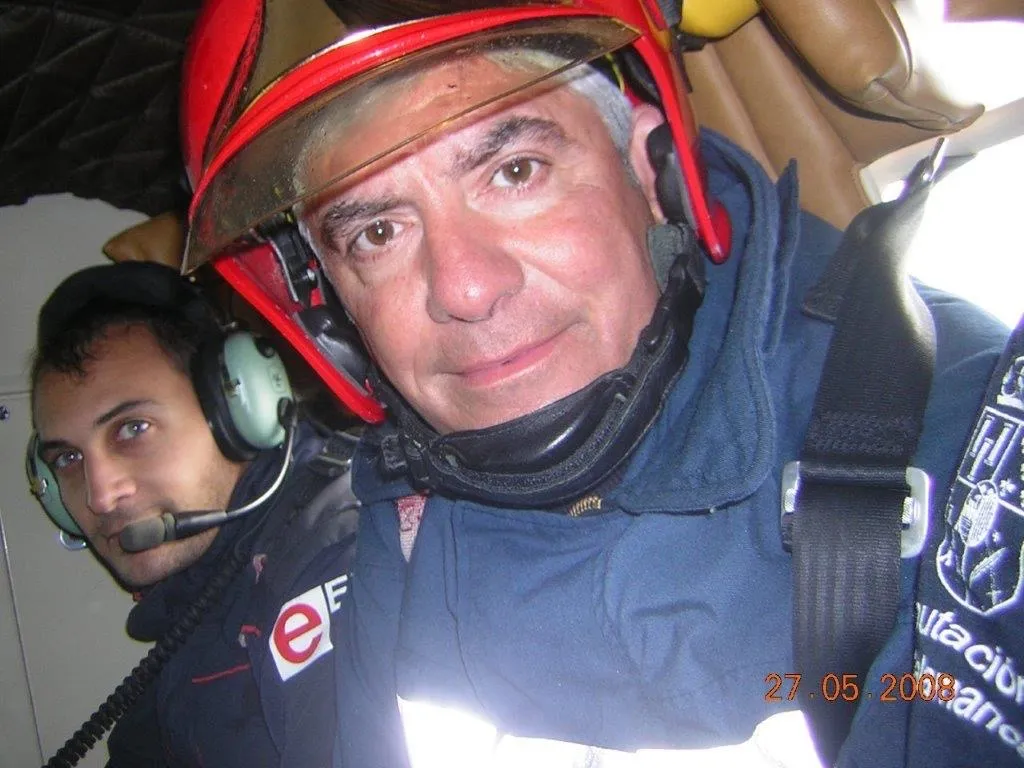 Foto 2 - Felipe del Castillo: &ldquo;Ser bombero y ayudar a la gente ha sido mi vida de d&iacute;a y de noche&rdquo;