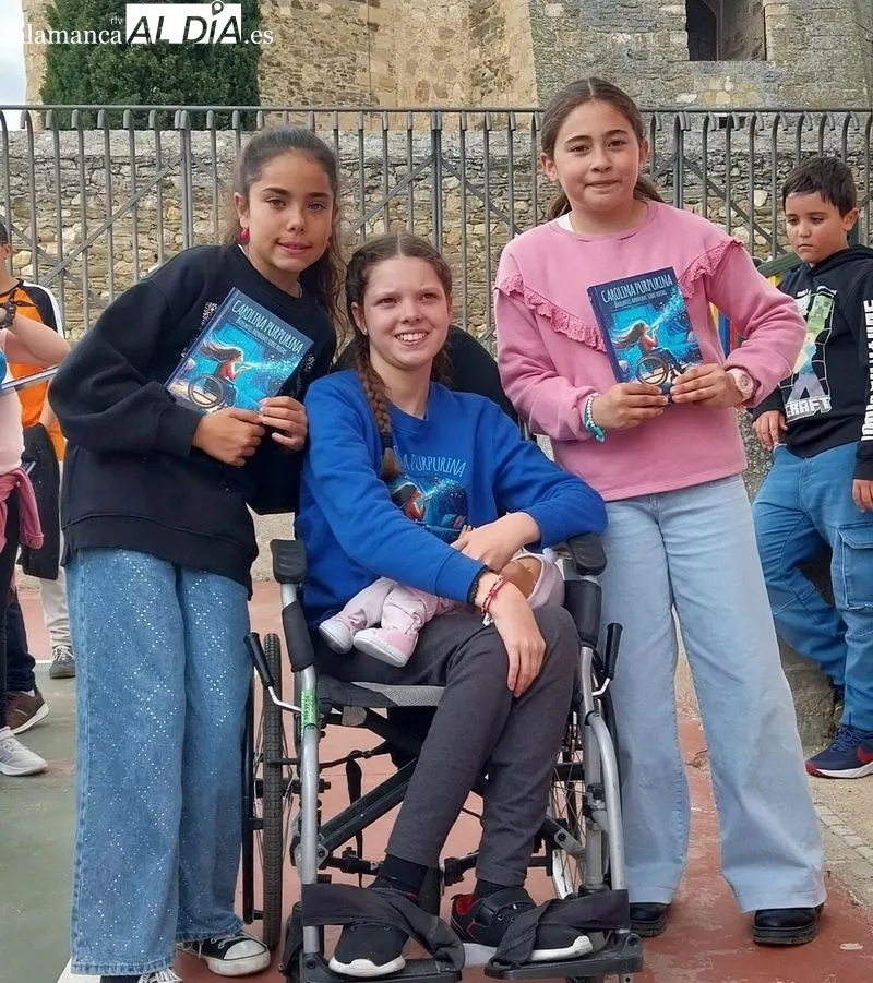Foto 6 - El CEIP Santa Teresa acoge la inspiradora historia de 'Carolina Purpurina' en una jornada de valores y esperanza