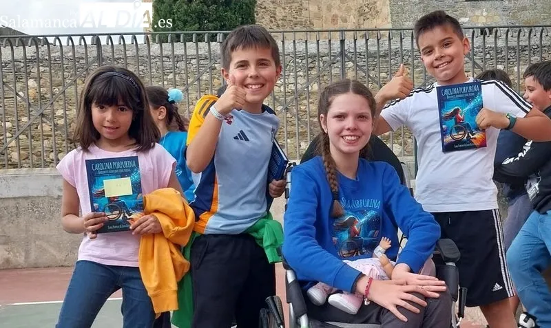 Foto 3 - El CEIP Santa Teresa acoge la inspiradora historia de 'Carolina Purpurina' en una jornada de valores y esperanza