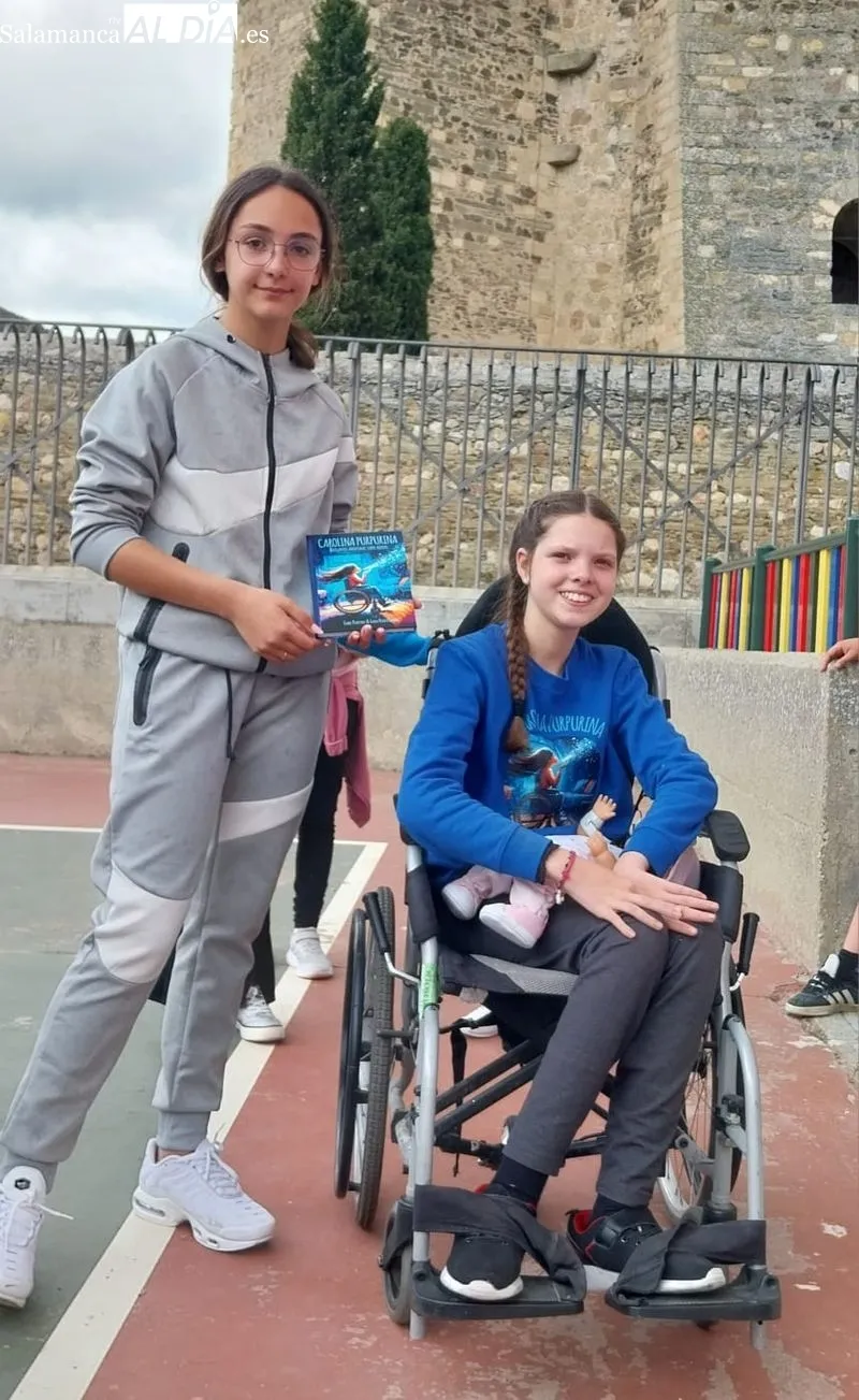 Foto 2 - El CEIP Santa Teresa acoge la inspiradora historia de 'Carolina Purpurina' en una jornada de valores y esperanza