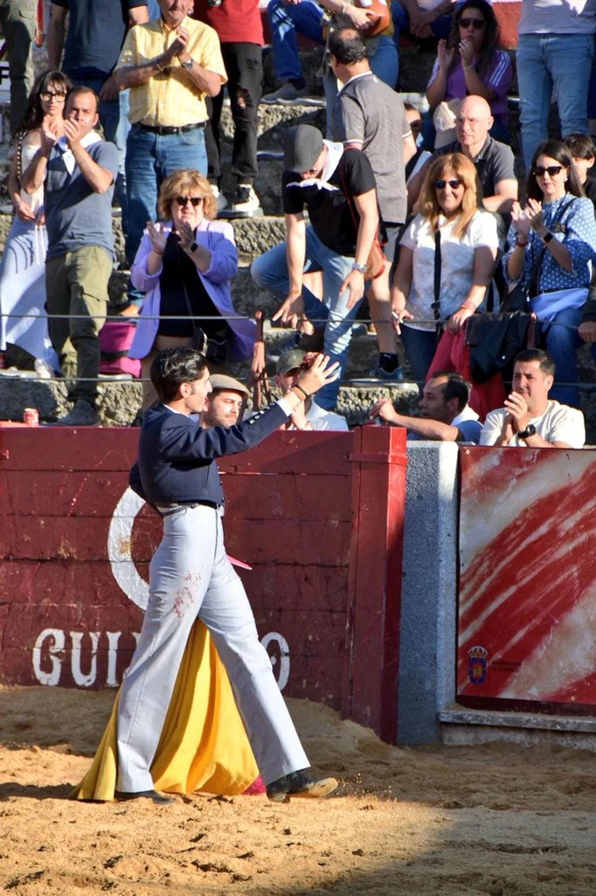 Clase práctica en homenaje al 40° aniversario de la Escuela Taurina de Salamanca en la plaza de toros de Guijuelo