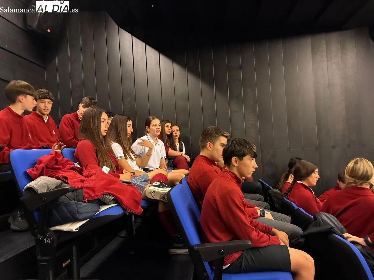 Jornada Bienestar digital y menores en el Teatro Juan del Enzina