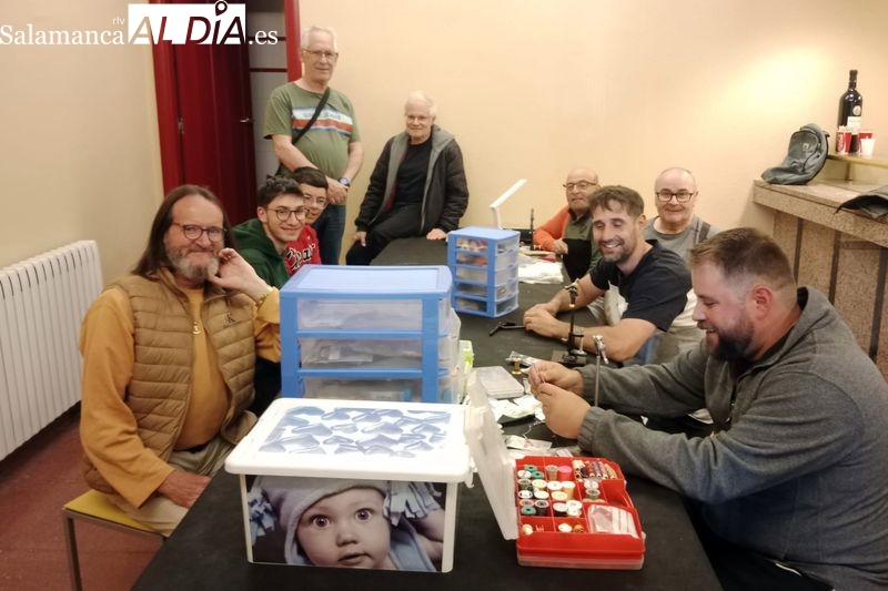 Club Pesca Santa Teresa imparte cursos propios de montaje de moscas