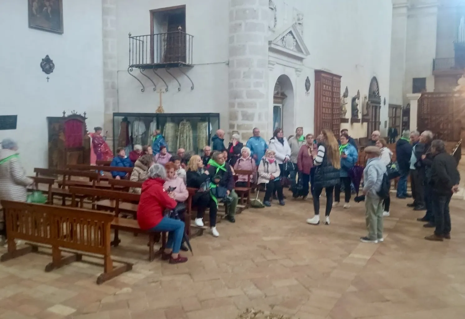 Foto 2 - Medio centenar de personas participan en el viaje a Pe&ntilde;aranda de Duero y Aranda organizado por la asociaci&oacute;n San Miguel
